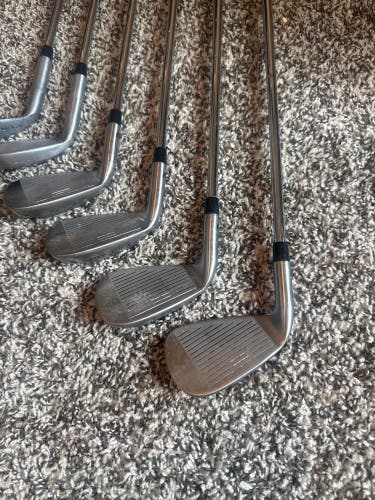 Men's 2019 Wilson Staff Profile SGI Right Handed Iron Set 6 Pieces (Used)