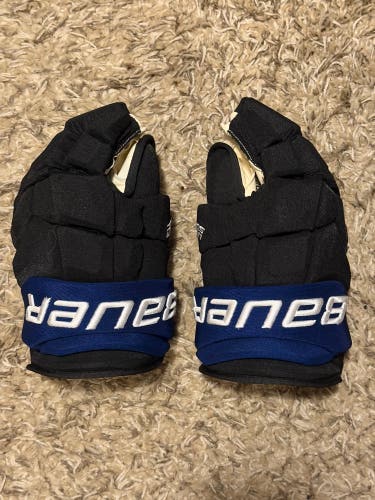 Toronto Maple Leafs Flipside Bauer Supreme Ultrasonic Gloves 14" (Used)