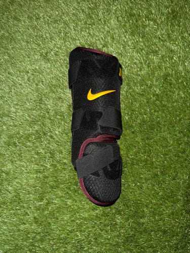 New Nike Baseball Leg Guard Right Handed Hitter Minnesota Gophers