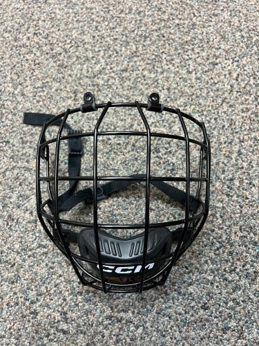 Medium CCM FM580 Full Cage (Used)