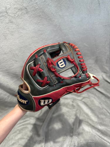 Black Wilson A2000 RH Infield Baseball Glove 11.5" (Used)