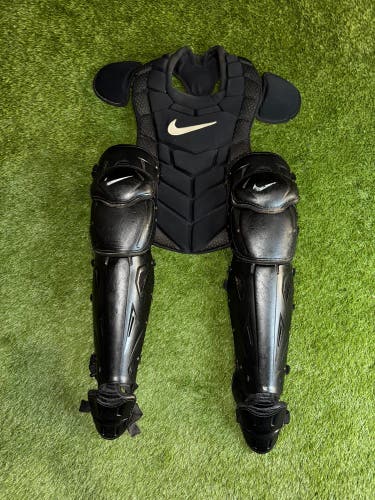 Nike Diamond Elite Catcher's Set Black 17”