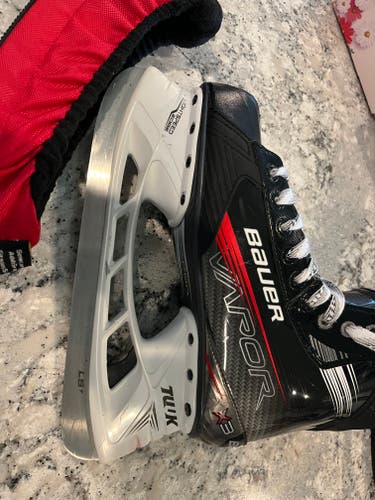 Bauer Vapor X3 Hockey Skates Regular Width 8 (Used)