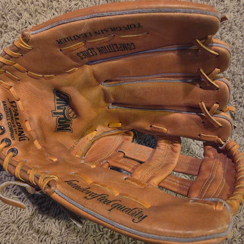 Spalding LH Canton Competition Series Softball/Baseball Glove 14" Nicely made. Game Ready