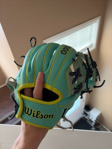 Wilson A2000 RH Infield Baseball Glove 11.5" (Used)