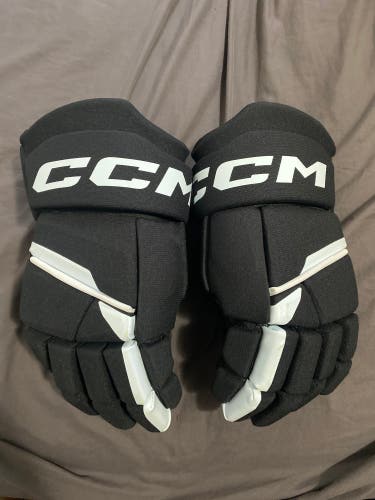 CCM Next Gloves 15" (Used. Like New)