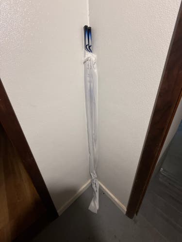 Intermediate Bauer Vapor FlyLite Left Hand Hockey Stick P28 65 Flex (New) Can negotiate on the price