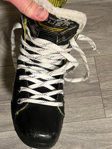 2022 Bauer Supreme Ignite Pro Hockey Skates Regular Width Size 4.5 (Used)