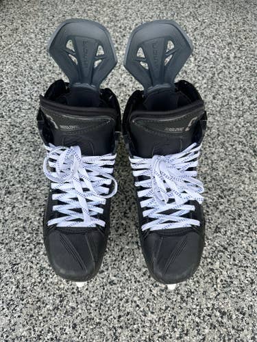 Black/White 2025 Bauer Vapor Flylite Hockey Skates Regular Width Pro Stock 10 (Used)