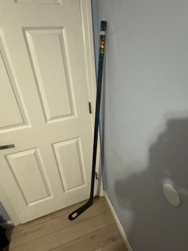 Senior Bauer Twitch Right Handed Hockey Stick P92 70 Flex (New)