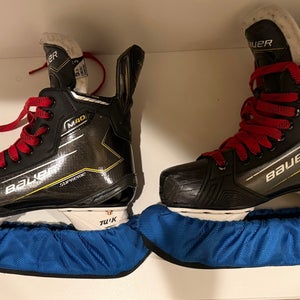 2024 Bauer Supreme M40 Hockey Skates Size 5.5 (Used)