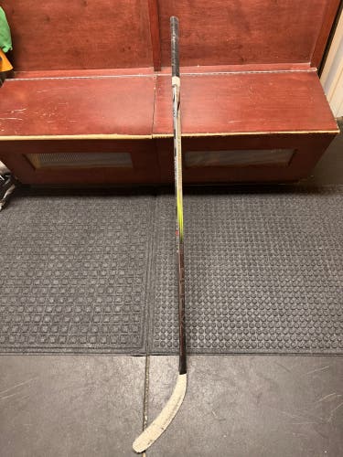 Bauer Vapor HyperLite 2 – BCHL Player-Issued P88 77 Flex LH | Used