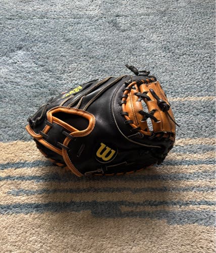 Wilson A2000 RH Catcher's Baseball Glove 33" (Used)