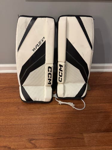 20" CCM YTFLEX 3 Goalie Leg Pads (Used)