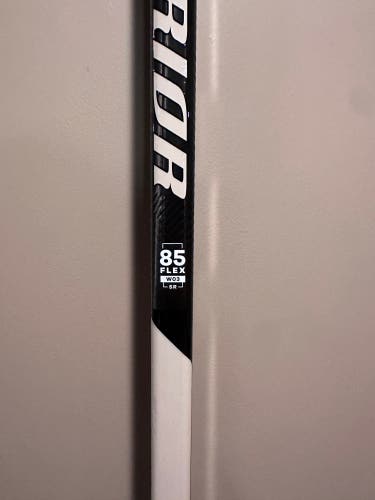 Senior Warrior Alpha LX Team Right Handed Hockey Stick W03 85 Flex (New)
