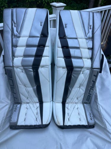 33" True Catalyst PX3 Pro Goalie Leg Pads (Used)
