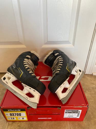 CCM Super Tacks 9370 Hockey Goalie Skates  7.5 (Used)