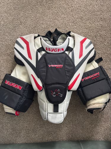 Medium Vaughn Vision 9200 Goalie Chest Protector (Used)