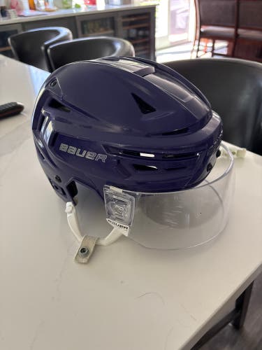 Medium Bauer Re-Akt 155 Helmet (Used)