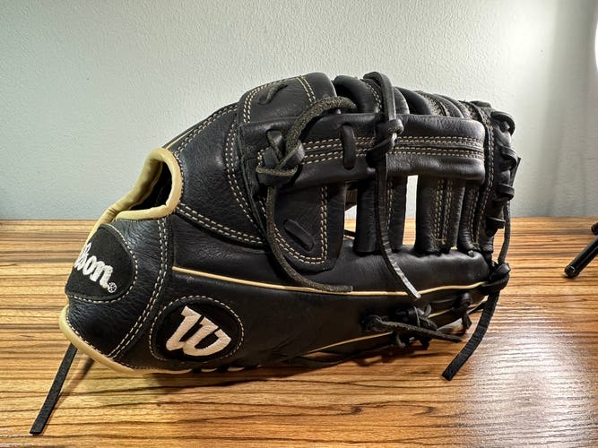 Wilson A700 RH Baseball Glove 12.5" (Used)