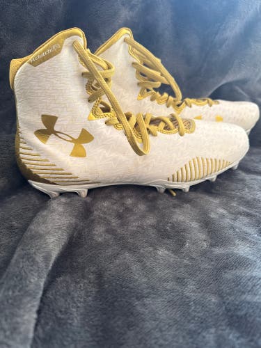 White Women's Size M 9.0 (W 10.0) Under Armour High Top Molded Cleats (New)