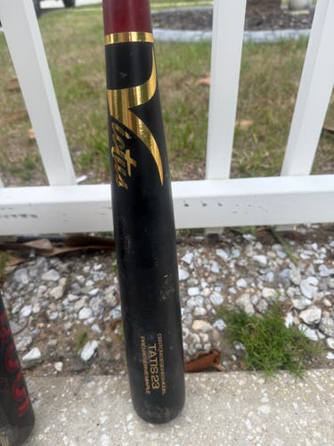 Victus Tatis Maple BBCOR Certified Bat (-3) 30 oz 33" (Used)