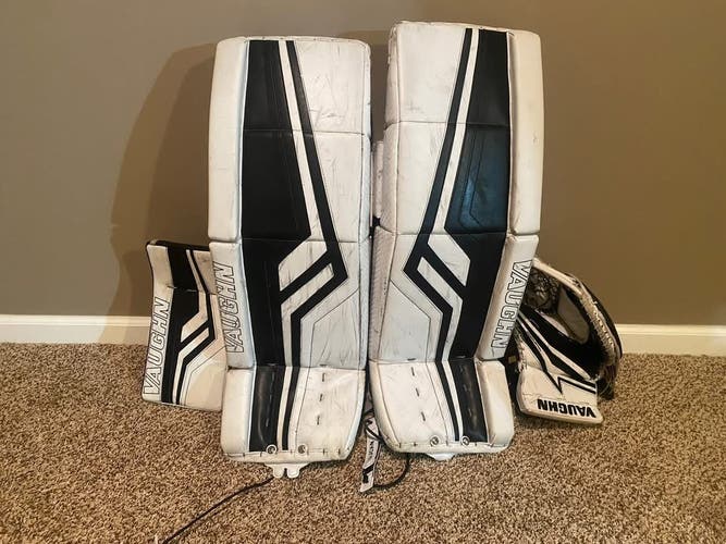 32" Vaughn Pro V Elite Regular Goalie Full Set (Used)