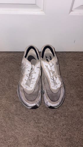 White Men's Size M 11.5 (W 12.5) Adult Nike Shoes (Used)