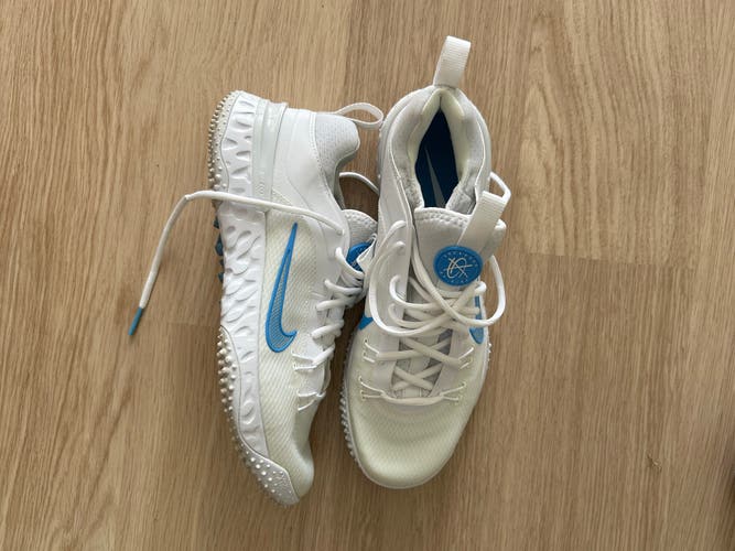White Unisex Size M 11.0 (W 12.0) Adult Nike Huarache Shoes (Used)