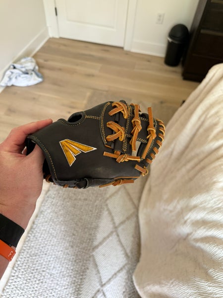 Easton Fundamental RH Baseball Glove 9.5" (Used)