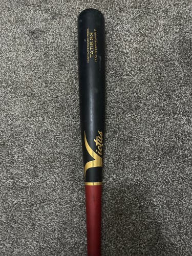 Victus Tatis Maple Bat (-3) 30 oz 33" (Used)