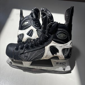 CCM Tacks 652 Hockey Skates Regular Width Size 4.5 (Used/No major damage)