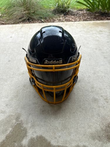 Adult Medium Riddell SpeedFlex Helmet (Used)