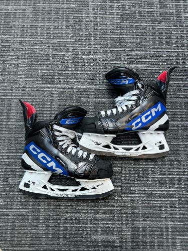 Intermediate CCM JetSpeed XTRA PLUS Hockey Skates | Size 6