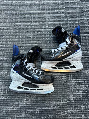 Youth Bauer Vapor Flylite Hockey Skates | Size Y13.5