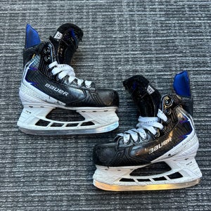 Youth Bauer Vapor Flylite Hockey Skates | Size Y13.5