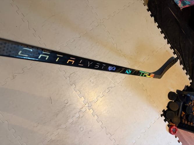 Senior True Catalyst 9x3 Left Hand Hockey Stick P88 70 Flex (Used)