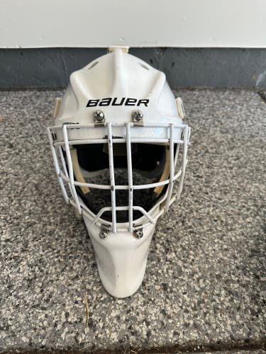 Senior Large 2023 Bauer 960 Goalie Mask with cheater cage (Used)