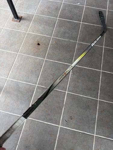 Senior Bauer Vapor Hyperlite 2 Hockey Stick Left Hand P92 87 Flex (Used)