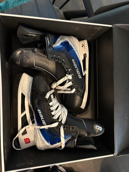 2025 Bauer Vapor Flylite Hockey Skates Regular Width 7.5 (New)