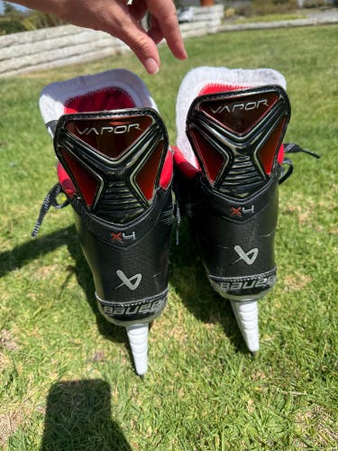 2023 Bauer Vapor X4 Hockey Skates 8.5 (Used)