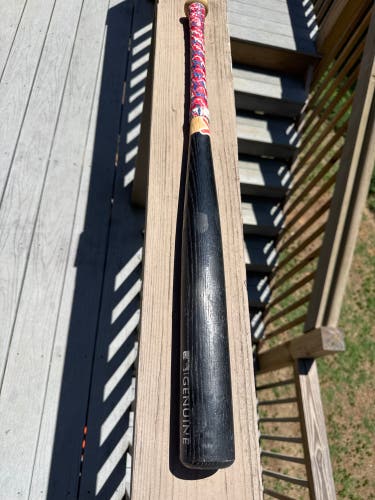 2022 Louisville Slugger Genuine Wood Bat 30" (Used)