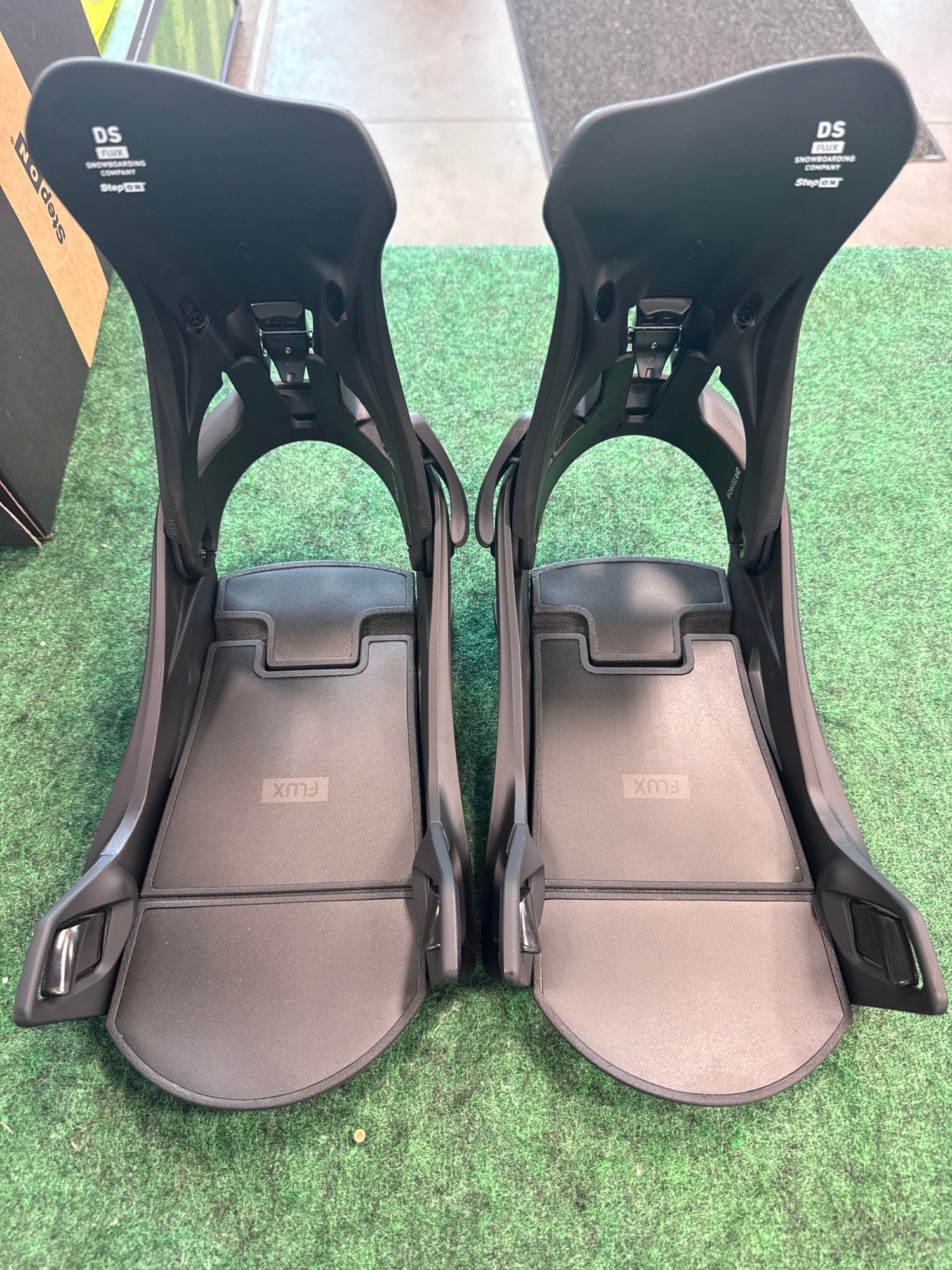 Flux PR Snowboard Bindings | Used and Closeout