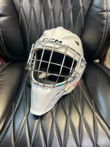 NEW CCM Axis F9 Goalie Mask SR Medium
