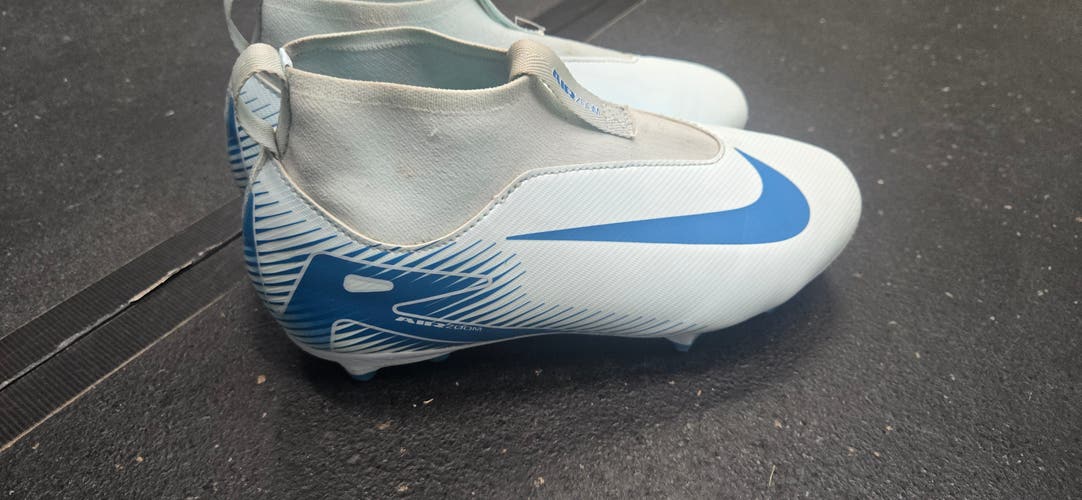 Blue Kids 4.5Y (Big Kids / Youth) Nike Superfly Academy Cleats (Used)