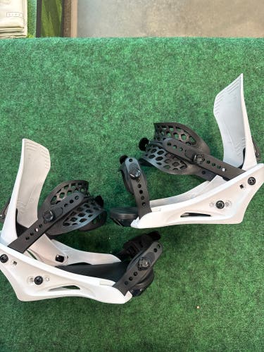 2025 White Men's Flux EM Snowboard Bindings (New) | Medium