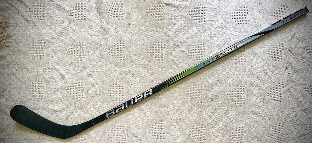 Intermediate Bauer Vapor Hyperlite 2 Right Handed Hockey Stick P92 55 Flex (Used)