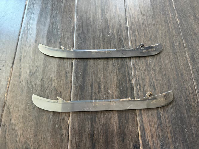 Bauer Fly-Ti 254 mm Black Skate Steel (Used)