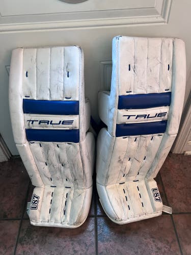 30" True L87 Goalie Leg Pads (Used)