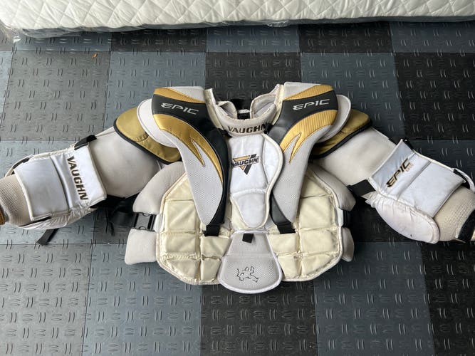 Large Vaughn Epic 8800 Goalie Chest Protector (Used)